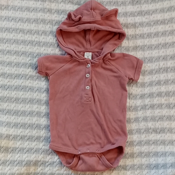 kate quinn Other - Kate Quinn 12-18 Months Short Sleeve Onesie